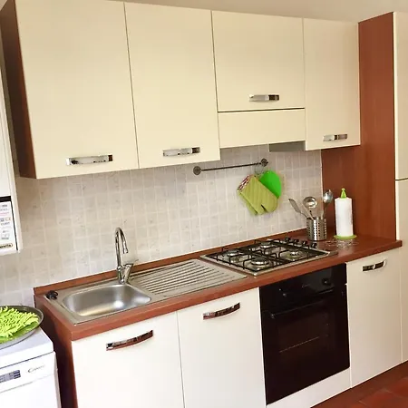 Mary Rose Apartman *